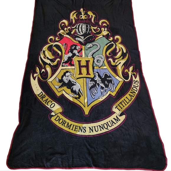 Harry Potter Wizarding World Black Finished Red Edges Plush Blanket Throw Large - Picture 3 of 9